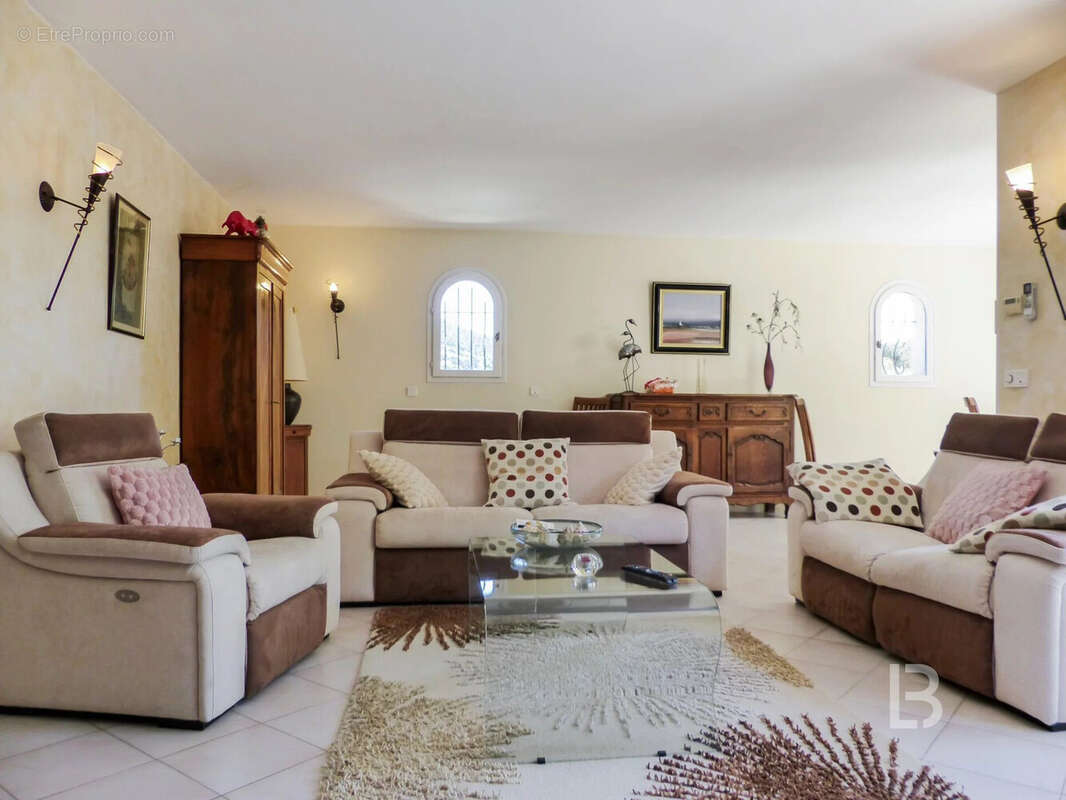 Maison à CARQUEIRANNE