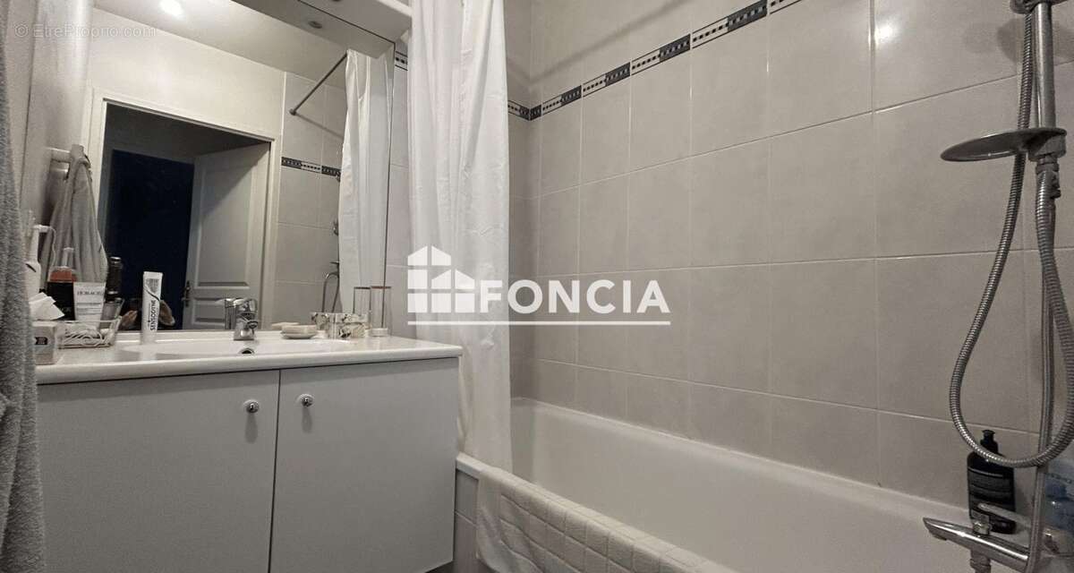 Appartement de 2 pieces avec balcon et parking sous-sol - photo 5