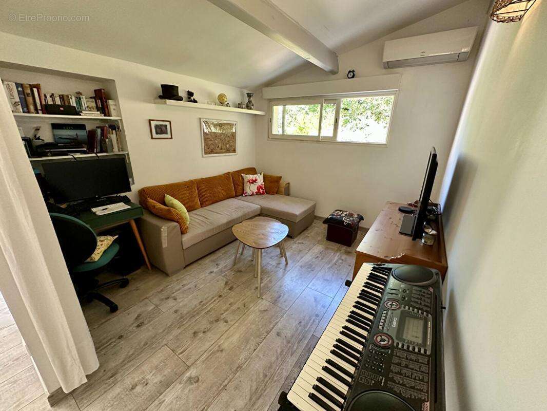 Maison à COURNONTERRAL