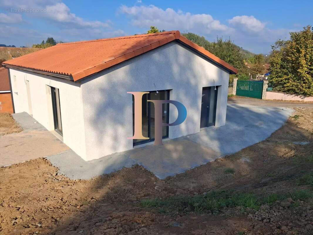 Maison à CHARLIEU