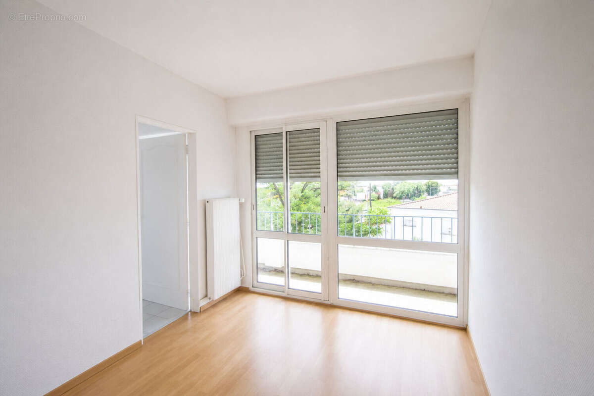 Appartement La Rochelle , balcon, cave, parking. - photo 3