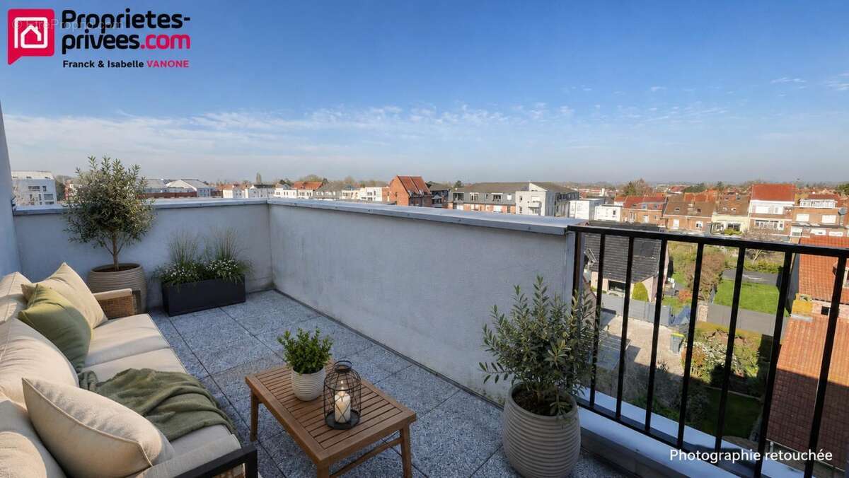DERNIER ETAGE BEAU T2 AU CALME - 38m² - grand balcon - place de parking - photo 1