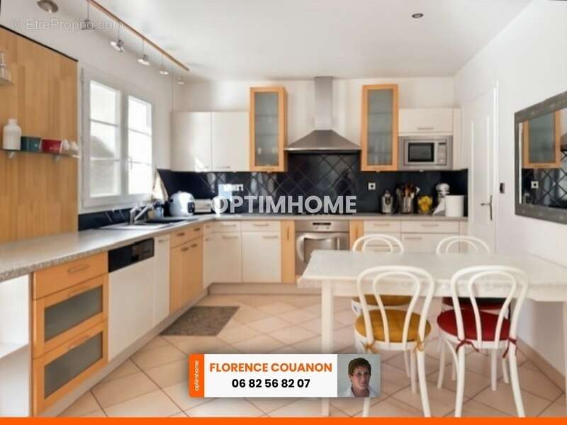 VAL SAINT GERMAIN. Propriété de 170 m² - 5 ch dont suite au RDC - Terrain 2688 m² divisible & constructible - photo 6