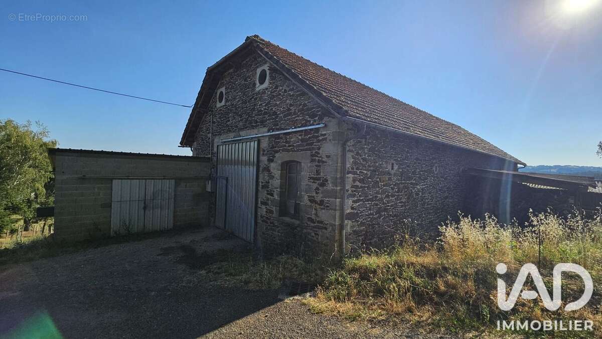 Maison 530 m² à Saint-Constant  - photo 5
