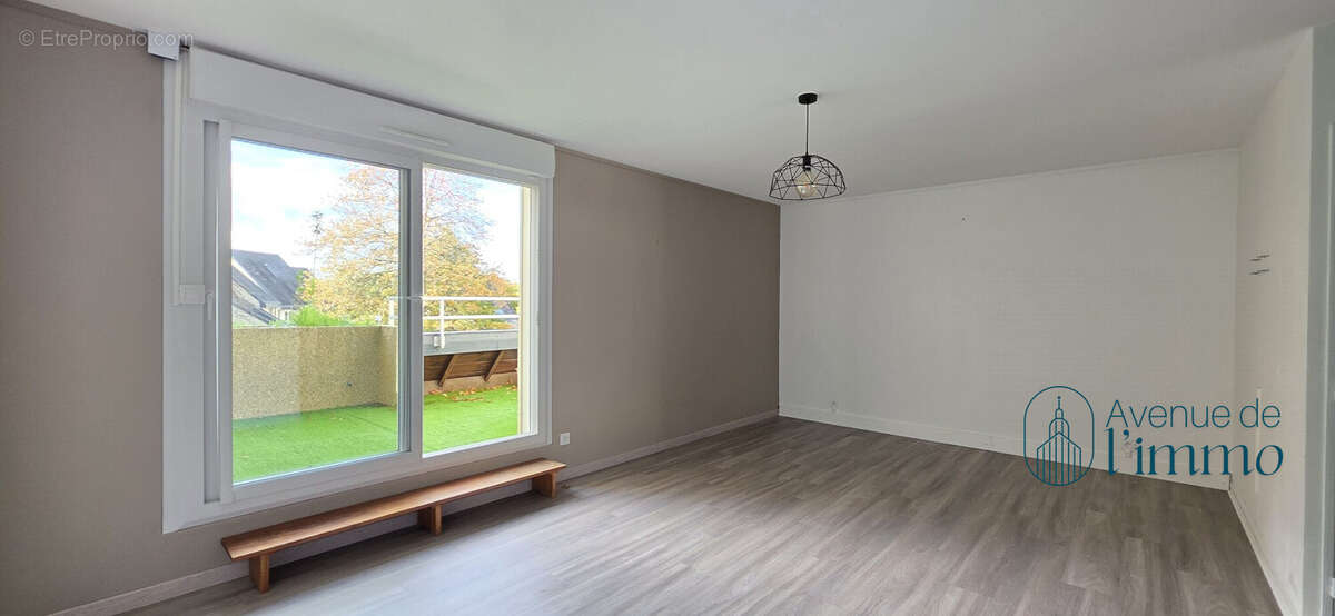 Appartement à AVRILLE