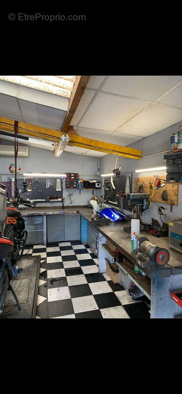 Commerce à SOLLIES-PONT