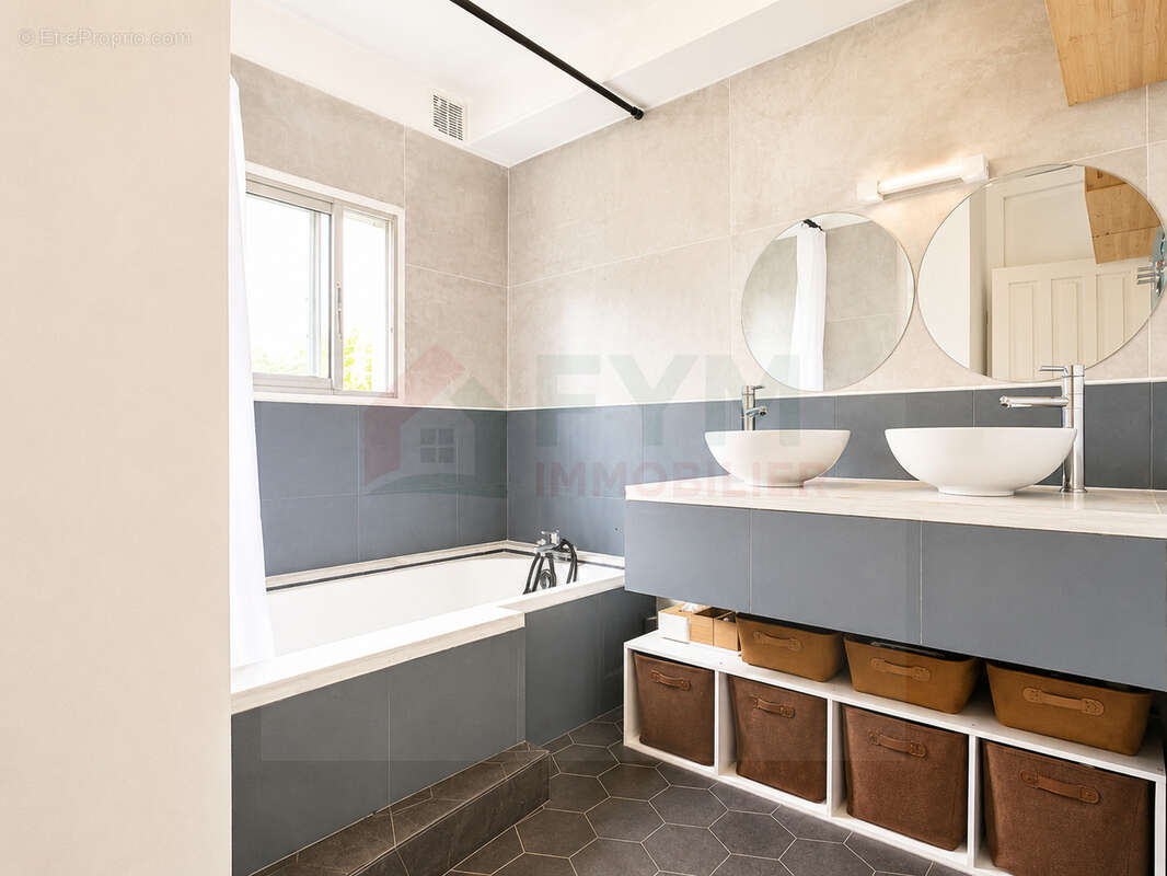 Appartement à SAINT-DENIS