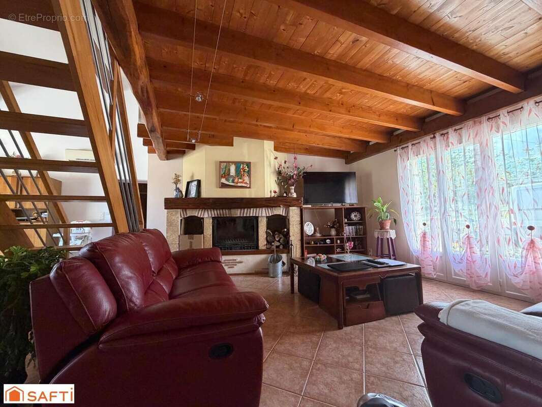Maison 209 m² à Sainte-Colombe-De-Villeneuve  - photo 8