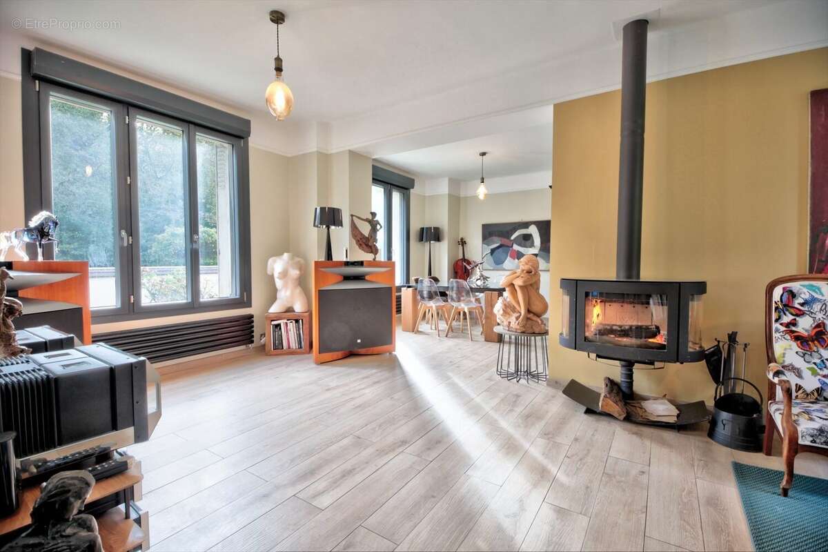 Maison à LA CELLE-SAINT-CLOUD