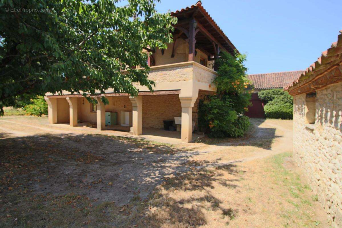 Maison 225 m² à Puy-L'eveque  - photo 3