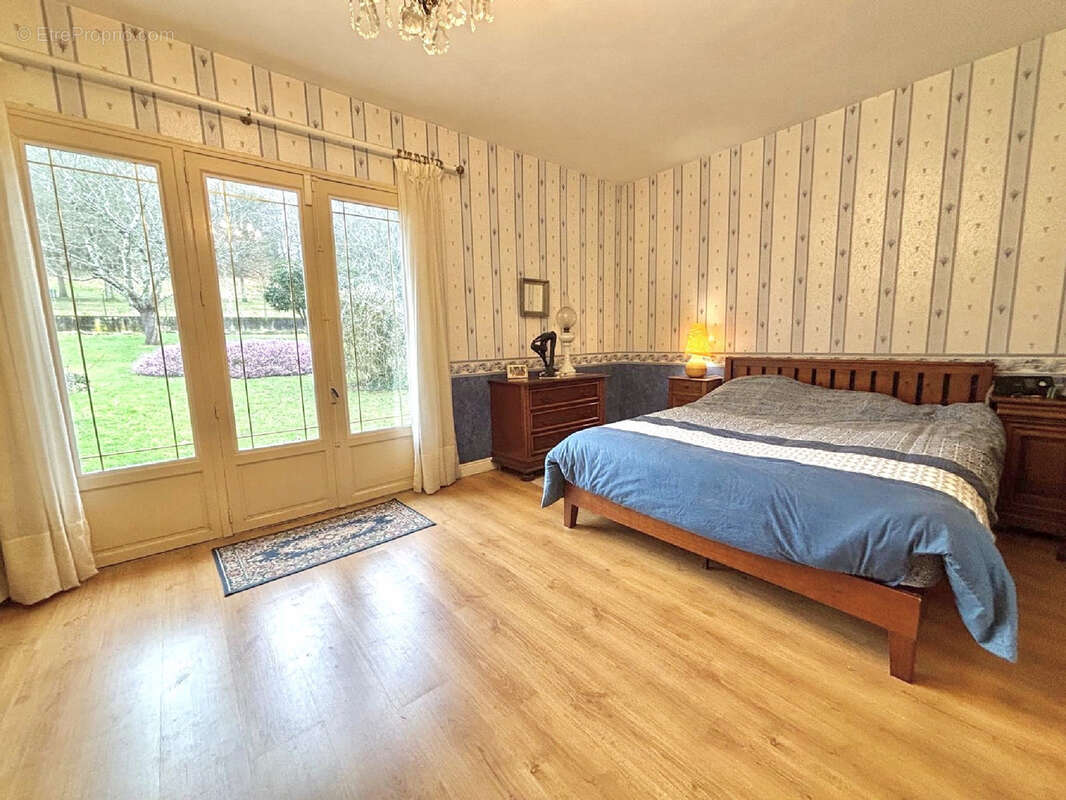 Maison à LE PALAIS-SUR-VIENNE