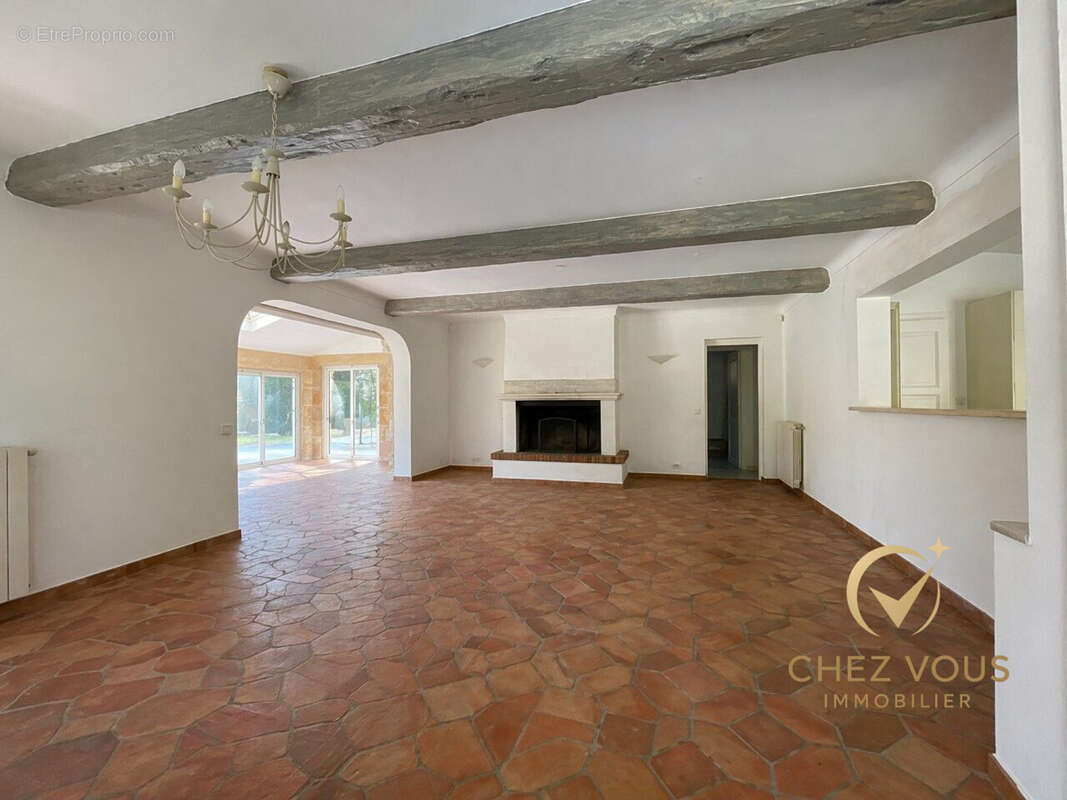 SALLE A MANGER - Maison à CALLIAN