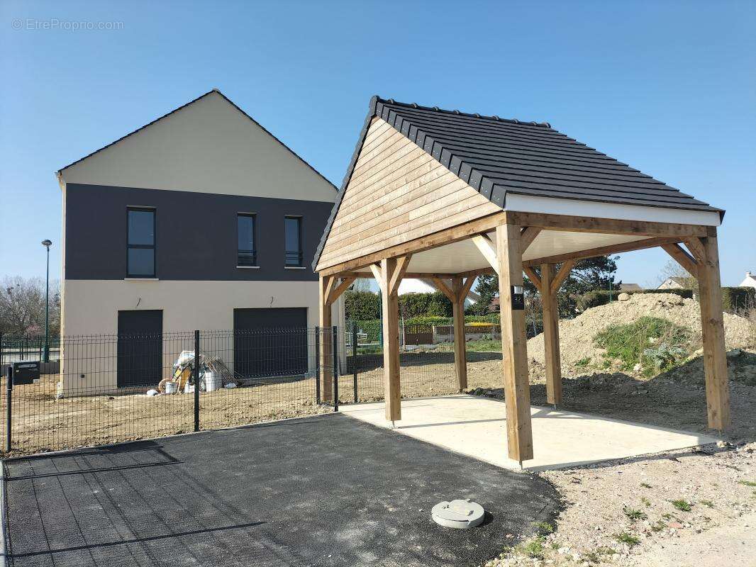 Terrain à BERNES-SUR-OISE