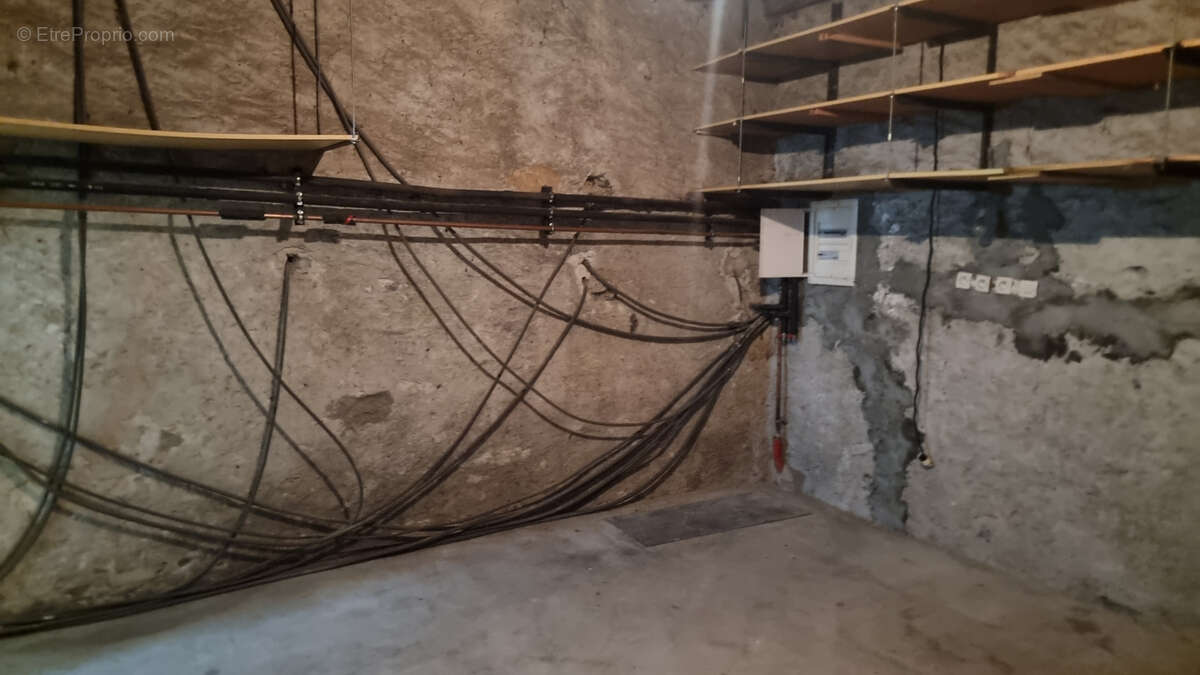 Maison à SAINT-PIERRE-D'ALBIGNY