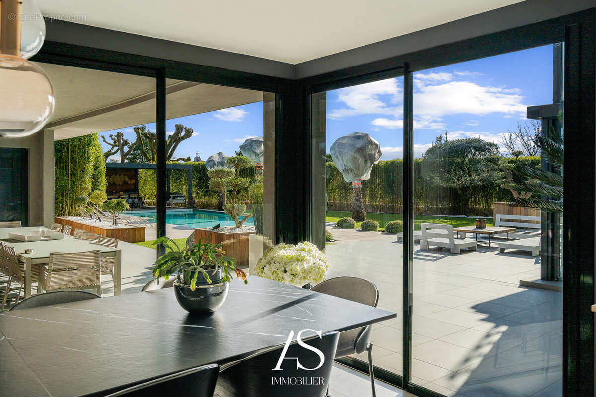 Maison à COLLONGES-AU-MONT-D'OR