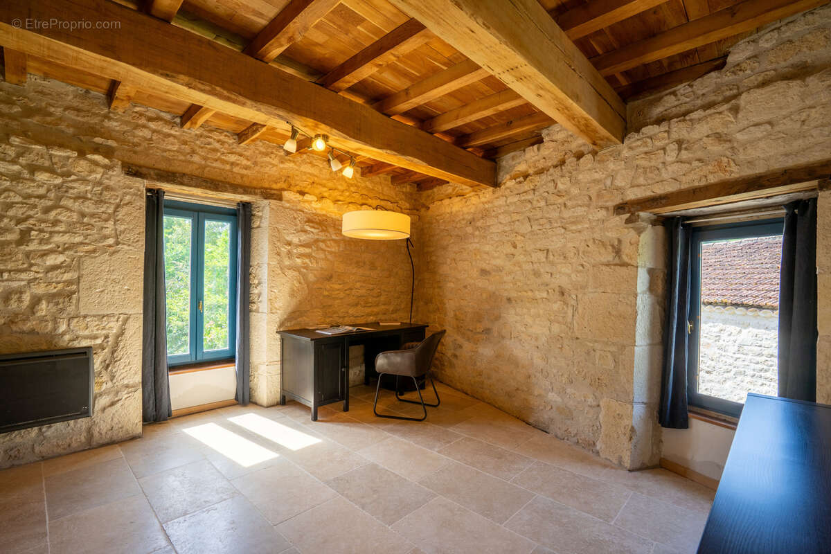 Maison à BAGAT-EN-QUERCY