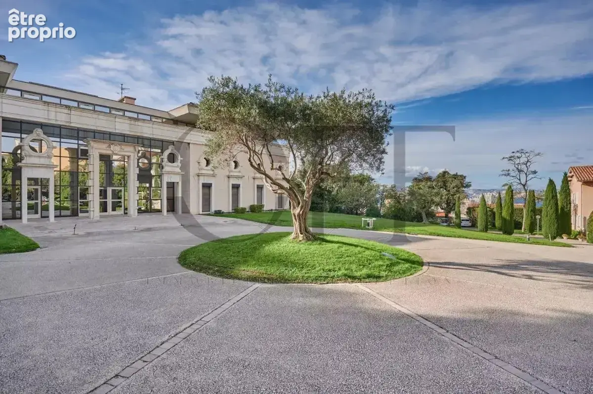 Marseille 13007 – Rez- de-jardin résidence sécurisée - Roucas-Blanc – 3 chambres 150 m² avec jardin privatif - photo 9