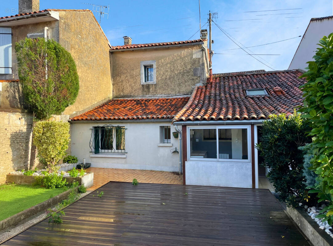 Maison à COGNAC
