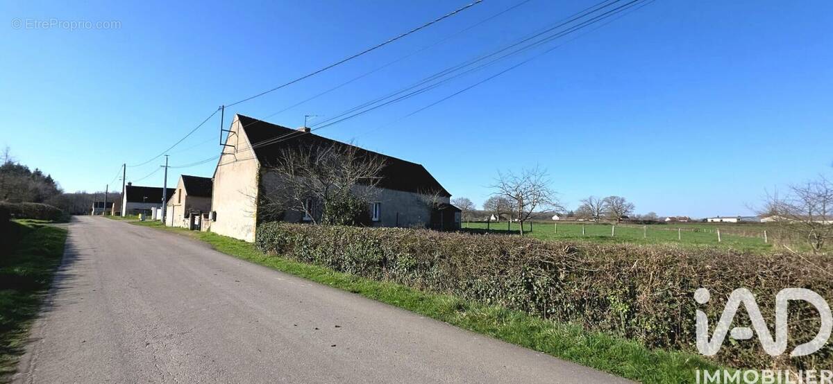 Photo 1 - Maison à CLESSY