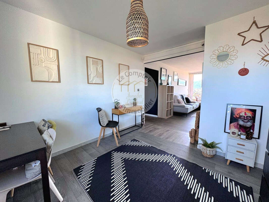 Appartement à MARSEILLE-9E