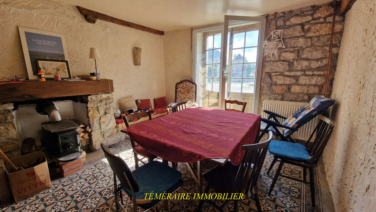 Vers-en-Montagne - Maison mitoyenne de 114.80m2 à rénover - photo 5