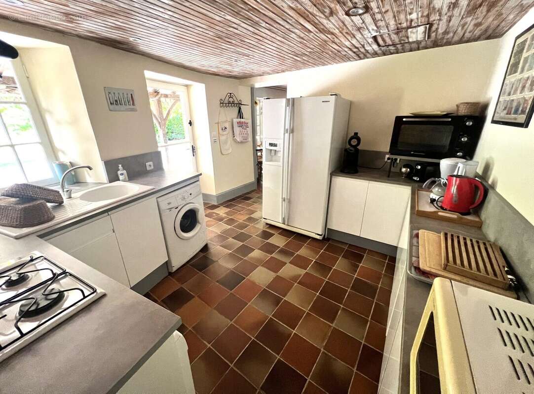 Maison 285 m² à Saint-Cyprien  - photo 7