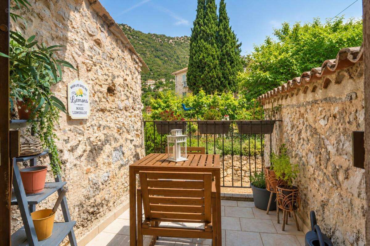 Élégante maison de village avec terrasses à 30mn de Nice !! - photo 3