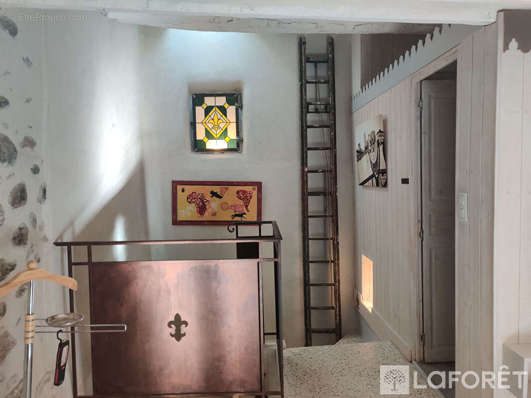 Maison dans la cité médiévale. - photo 8