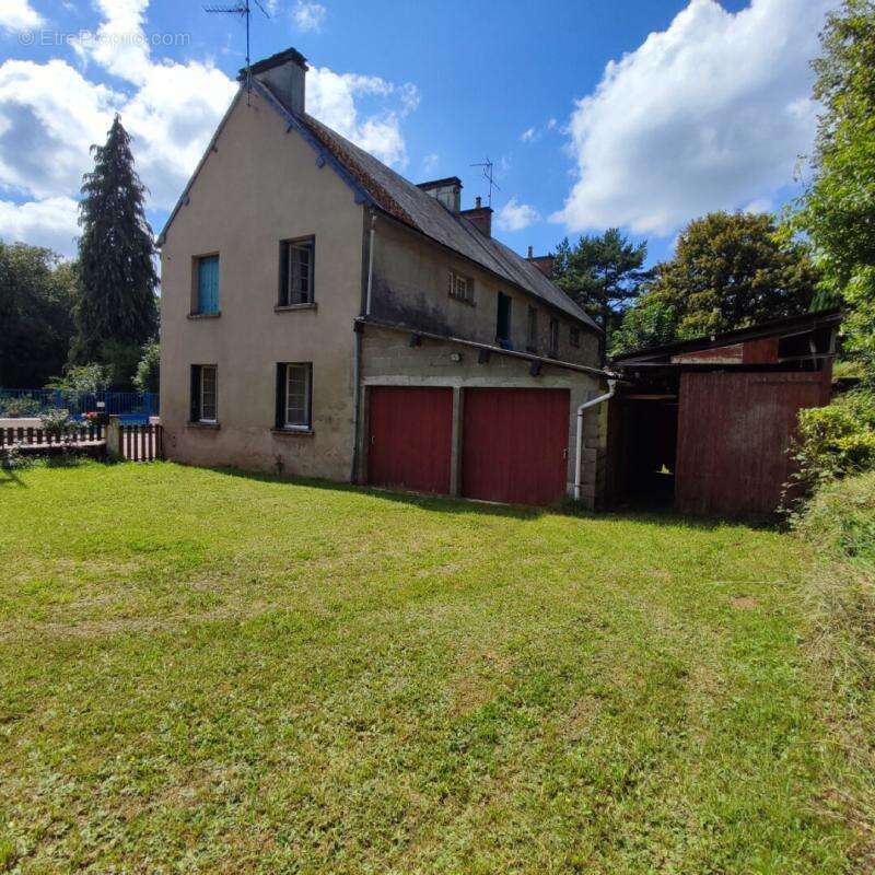 Maison à MONTSAUCHE-LES-SETTONS