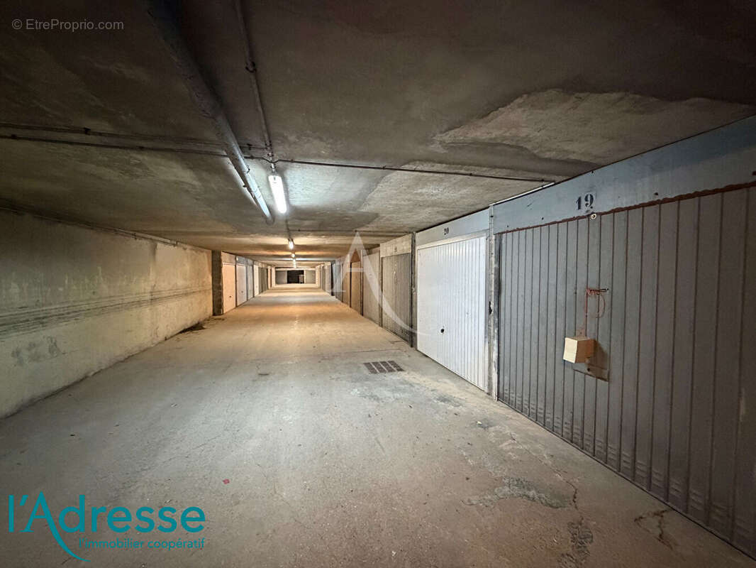 Parking à NOISY-LE-GRAND