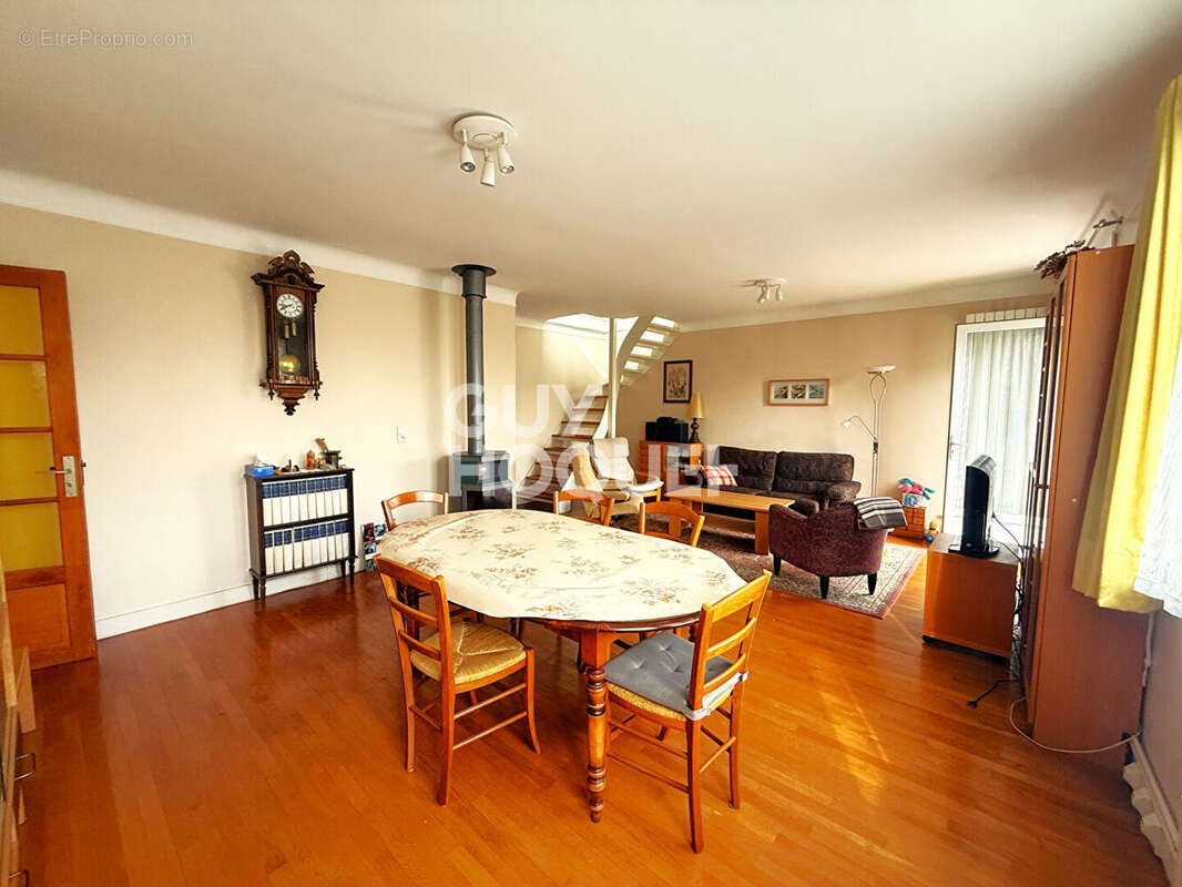 Maison à L'HAY-LES-ROSES