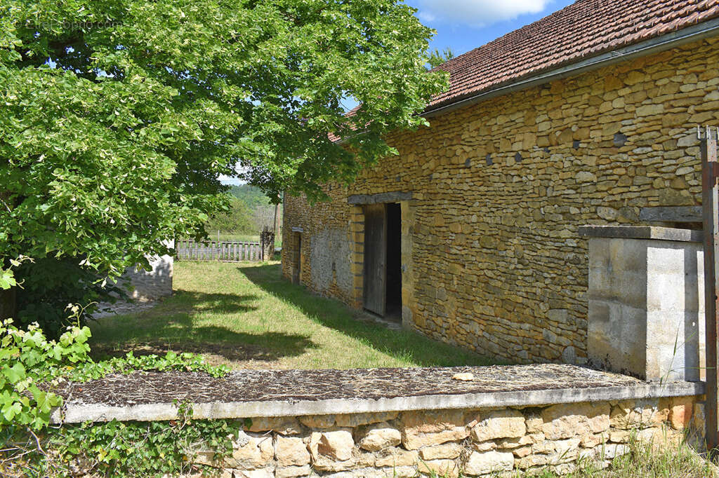 corps de ferme Aubas 5 pièce(s) 95 m2 - photo 5
