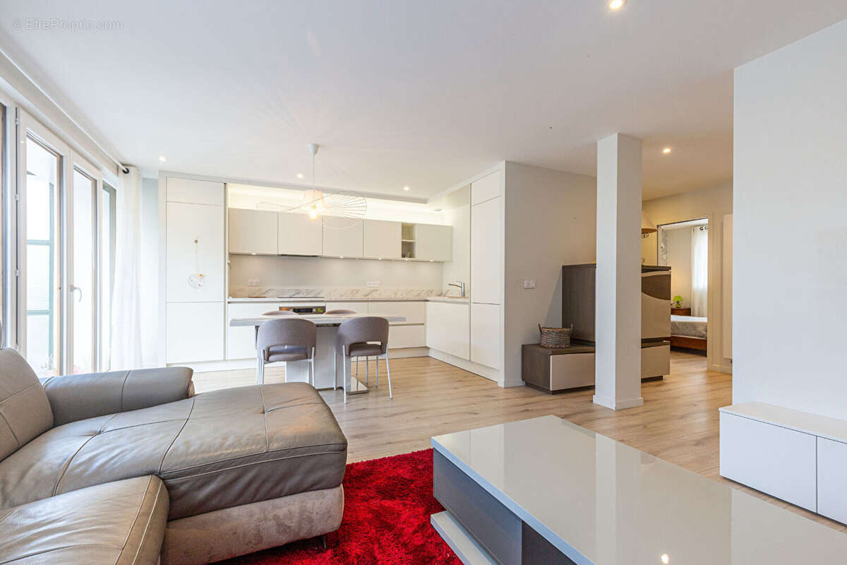 Agence immobiliere laforet - exclusivite - "pétunia" - annecy hyper-centre - appartement t3 de 63,03m² - balcons - cave - grenie - photo 3