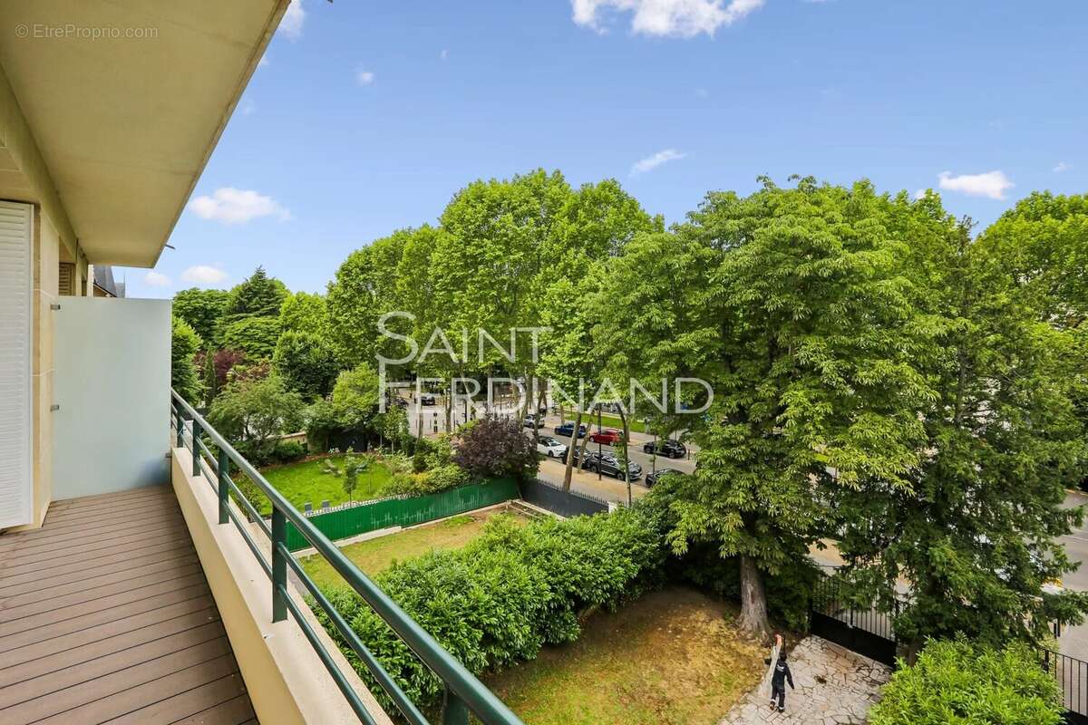 Appartement à NEUILLY-SUR-SEINE