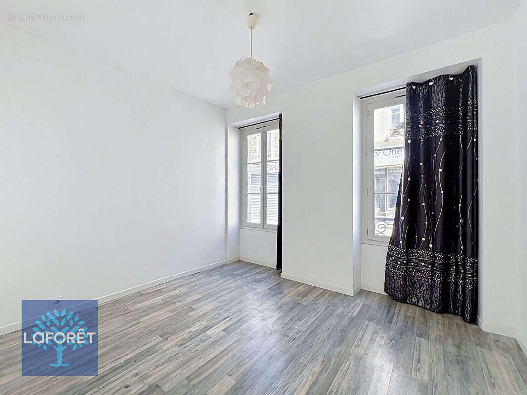 Appartement à CORBEIL-ESSONNES