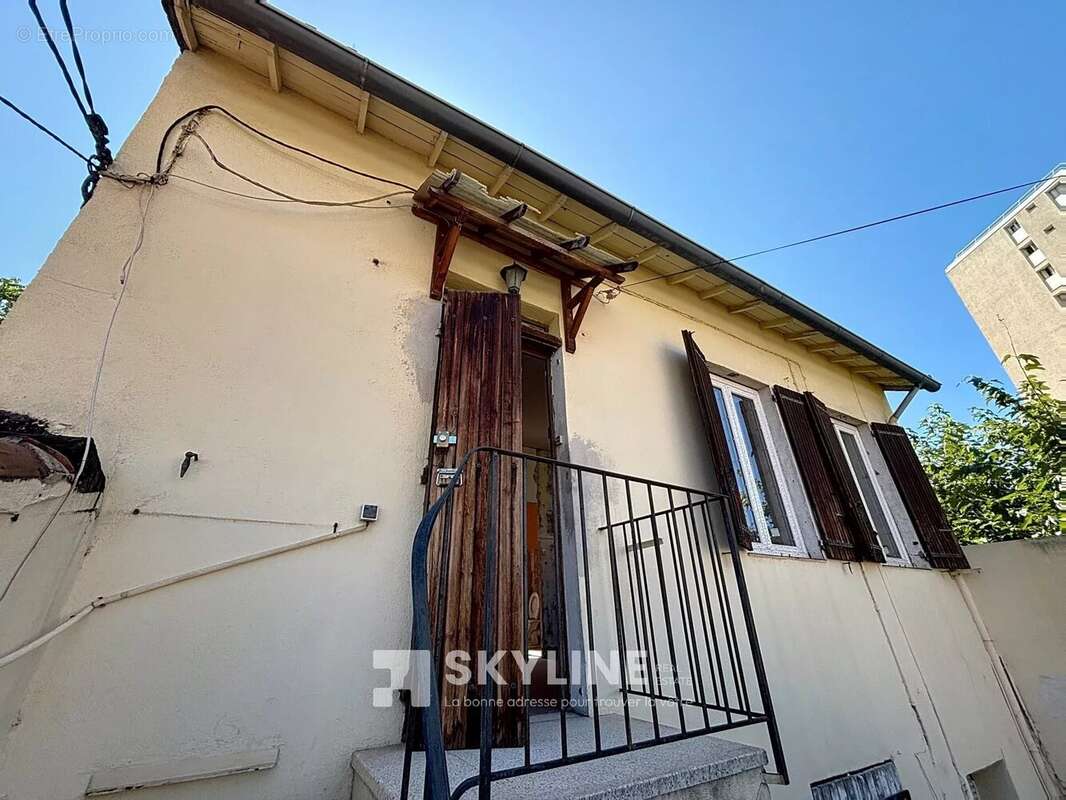 Appartement à MARSEILLE-4E