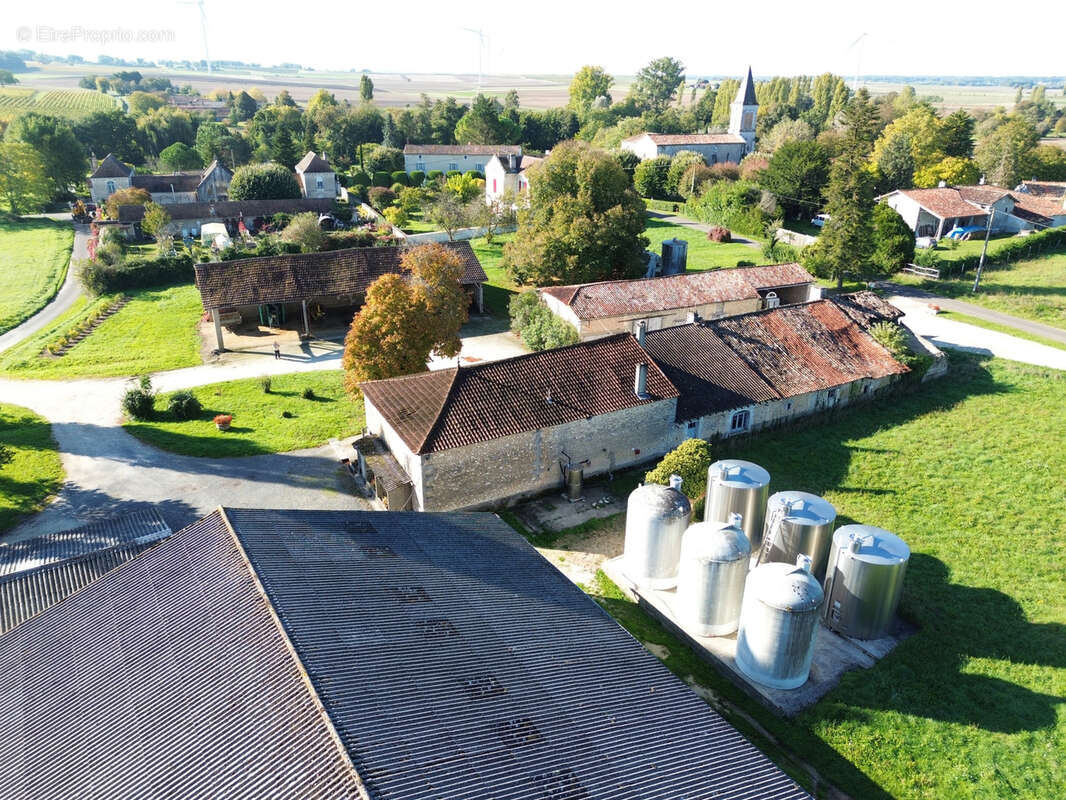 Maison à BAIGNES-SAINTE-RADEGONDE