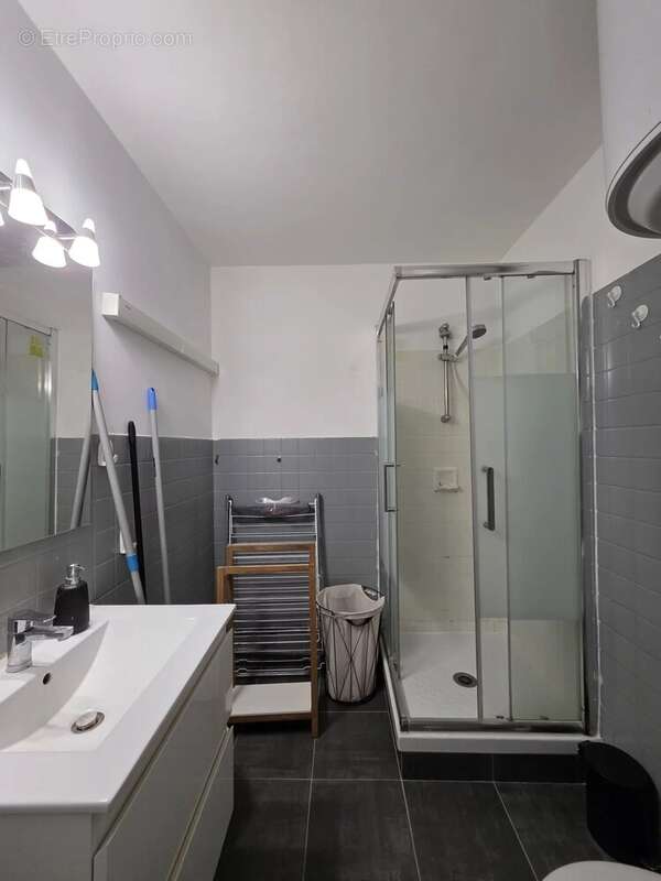 Appartement à MARSEILLE-5E