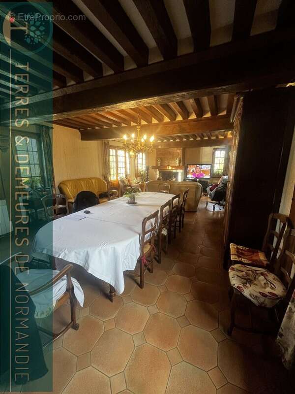 Maison à CORMEILLES