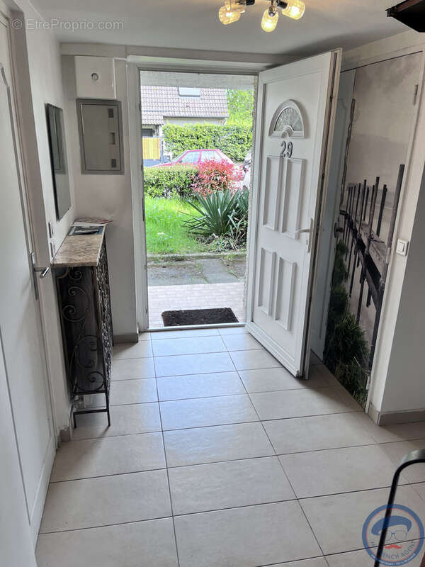 Maison de 5 pièces - 107 m2 - Beau jardin - photo 8
