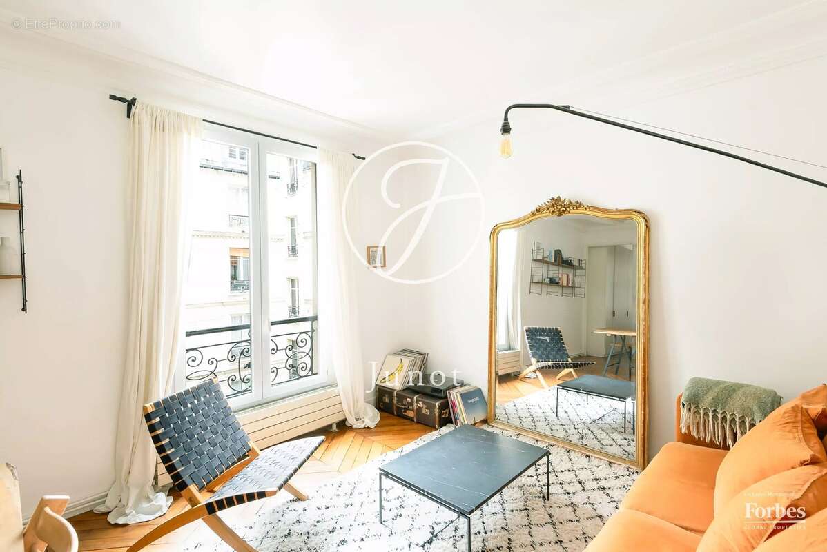 Appartement à PARIS-9E