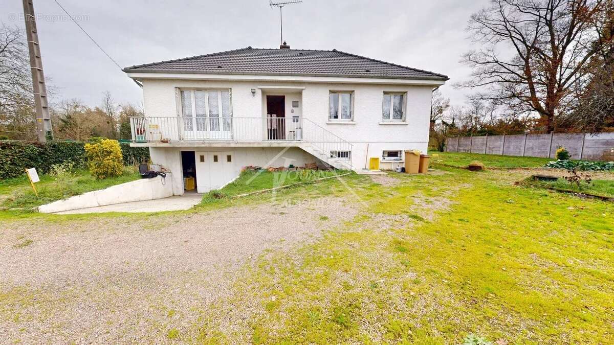 Maison à DOMPIERRE-SUR-BESBRE