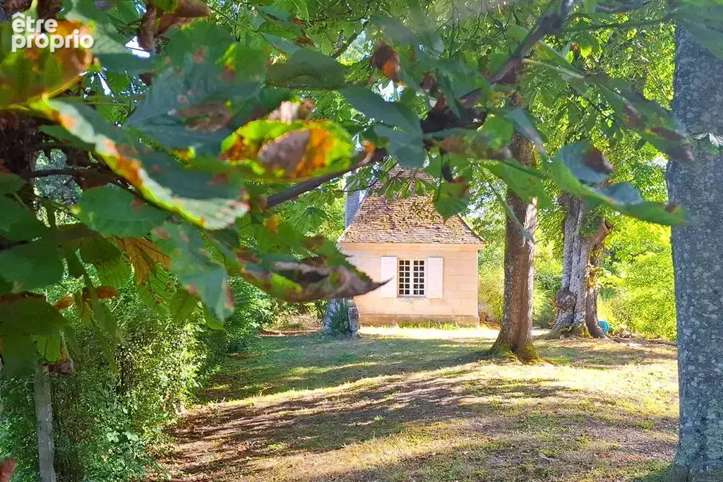 Centre-Val de Loire – Athée-sur-Cher (37270), Indre-et-Loire, près de Tours – Maison de maître de 230 m², 5 chambres, parc de 2, - photo 6