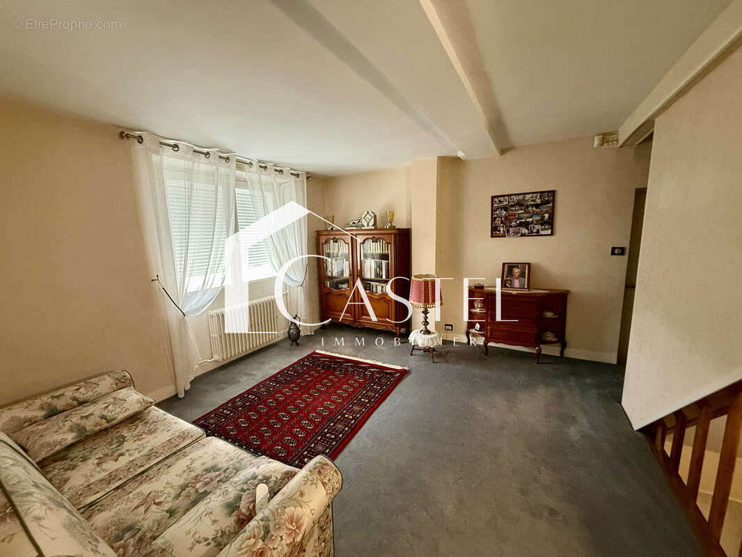 Maison à MORAINVILLIERS