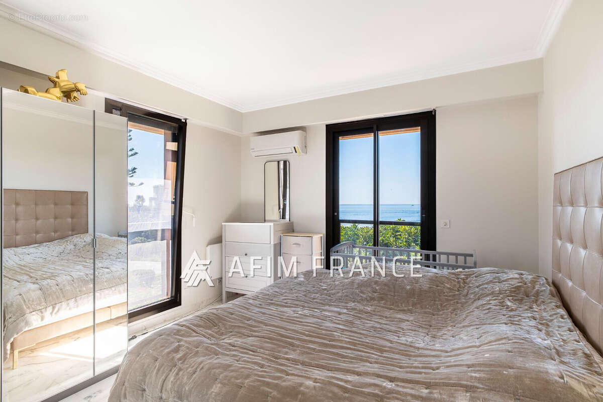 Appartement à ROQUEBRUNE-CAP-MARTIN