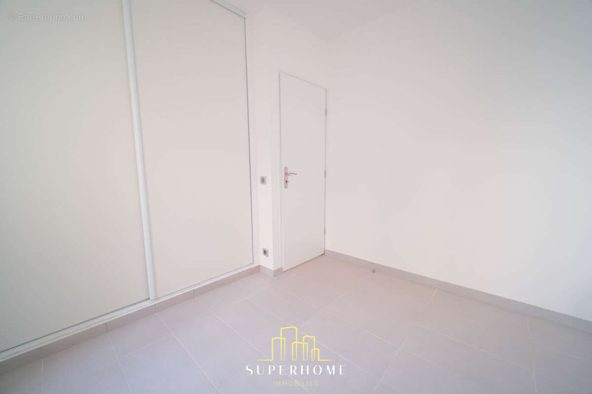 Appartement à MARSEILLE-4E