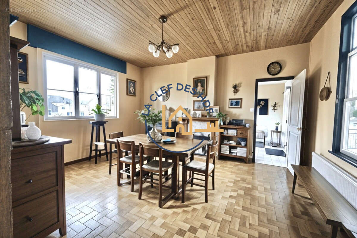 Maison à CROISILLES