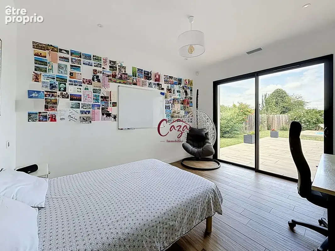 Villa comtemporaine de plain pied 183 m2 garage , piscine , 4 chambres - photo 8