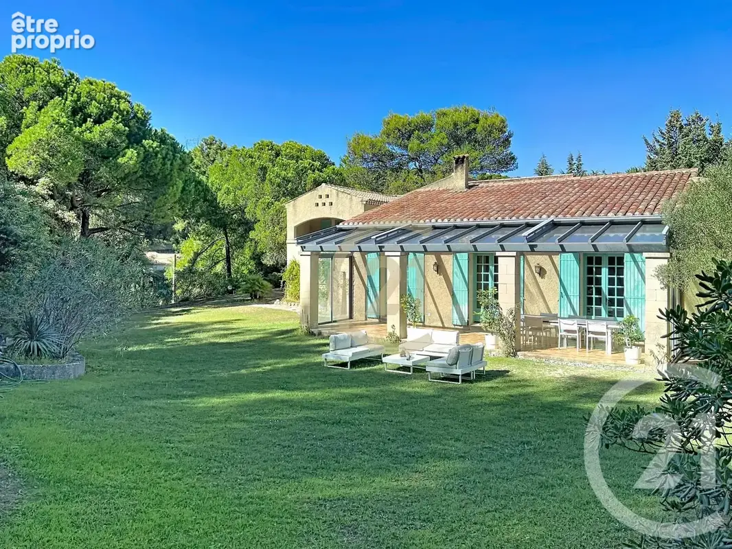 Maison 9 pièces 265 m² à vendre à Bagnols-Sur-Ceze (30200) - photo 2