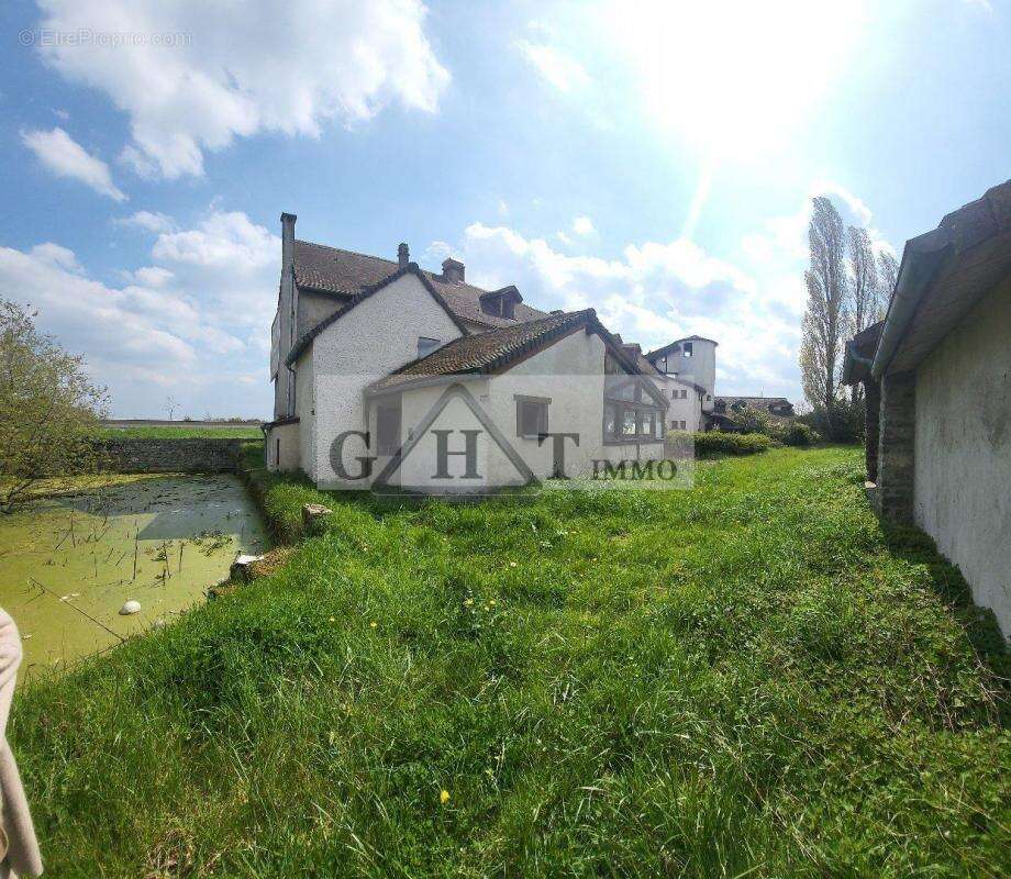 Ensemble Commercial à Vendre - 6128 m² sur Axe Passant, Idéal Hôtel-Re - photo 7